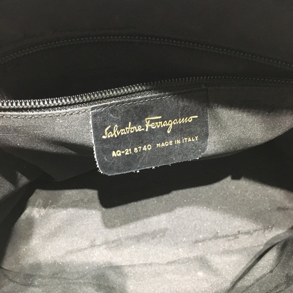 Authentic Salvatore Ferraggamo two way leather bag - Picture 4 of 6